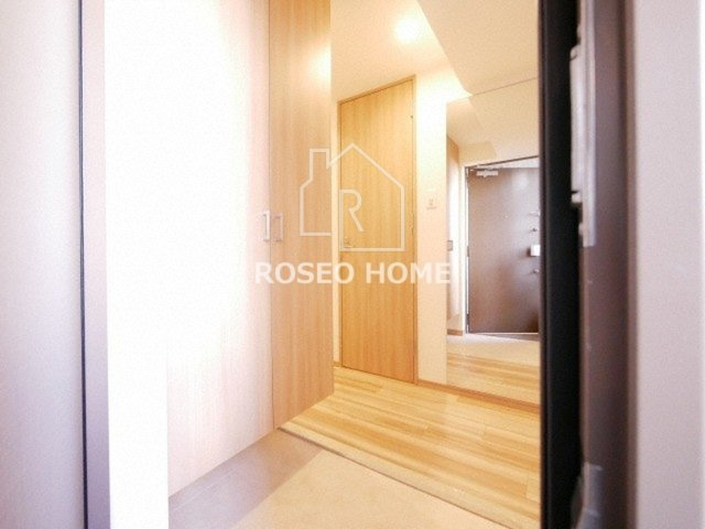 レオンコンフォート本町クレセントの玄関|同マンション別部屋：参考写真