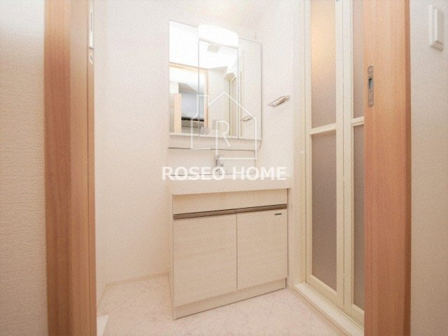 レオンコンフォート本町クレセントの洗面所|同マンション別部屋：参考写真