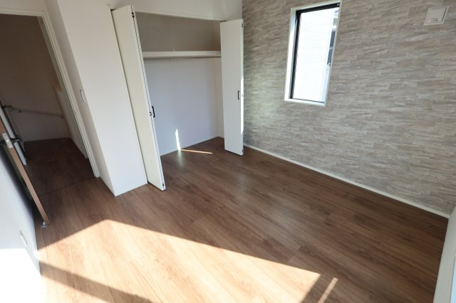 《仲介手数料無料》緑区道祖土４丁目6-24-1新築一戸建てグラファーレの洋室