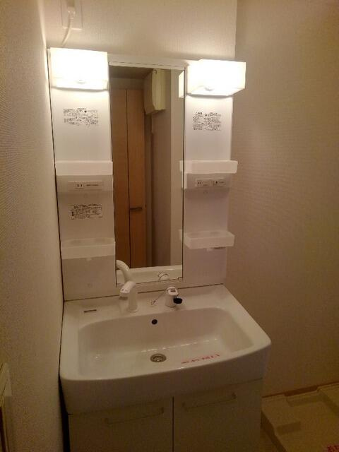 プリムローズの洗面所|同施工会社別建物写真