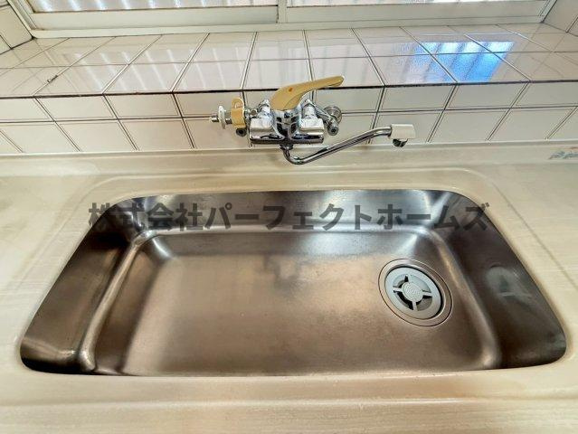 国松町8戸建　賃貸のキッチン|キッチンでお料理をお楽しみください
