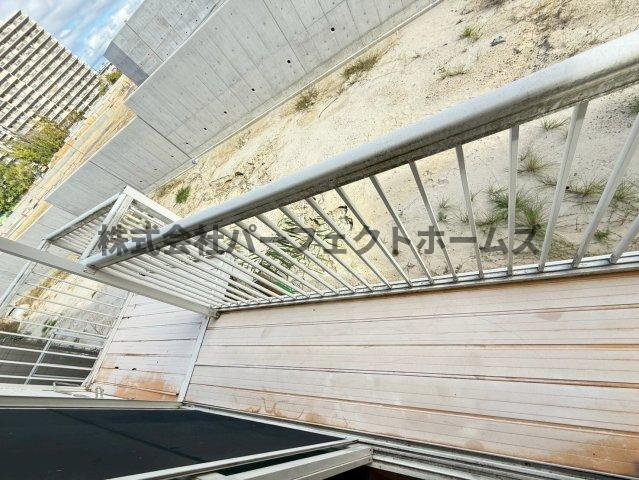 国松町8戸建　賃貸のバルコニー|落ち着いた時間を過ごせるバルコニーです