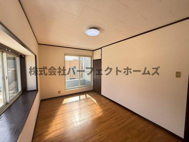 国松町8戸建　賃貸の居間・リビング|おしゃれなリビングです