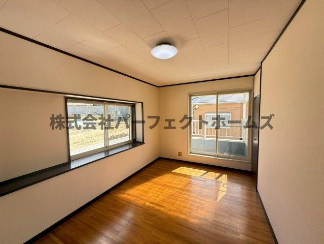 国松町8戸建　賃貸の居間・リビング|おしゃれな居間です