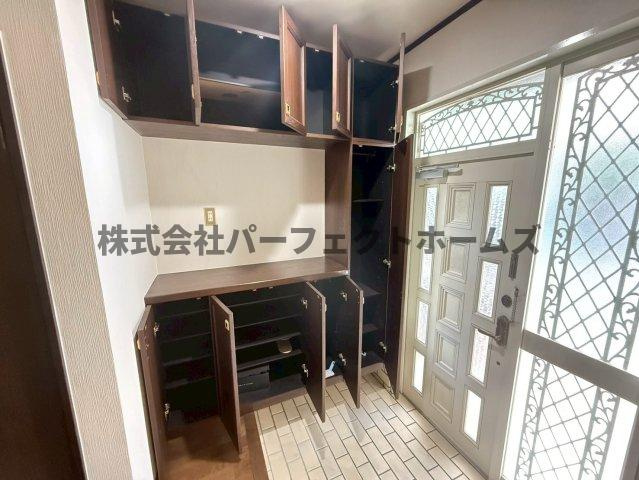 国松町8戸建　賃貸の玄関|シンプルで使いやすい玄関です