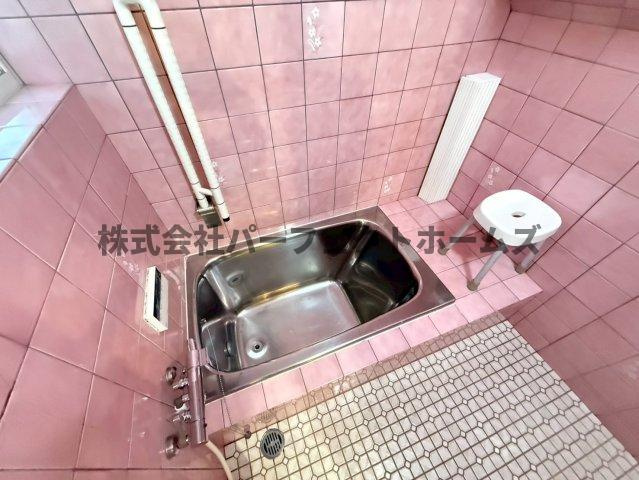 国松町8戸建　賃貸の浴室|お風呂です