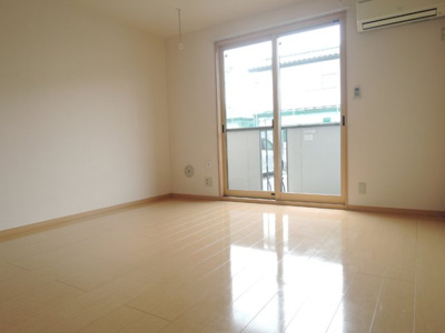 【居間・リビング】 | ローズコート宮の内 Ａ | 居室・リビング