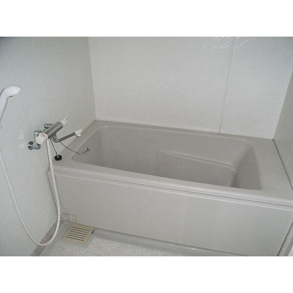 コンソロール1の浴室