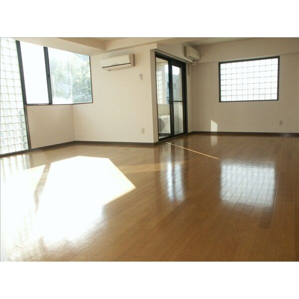 コンソロール1の居間・リビング