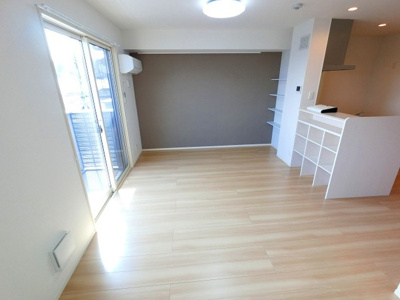 【居間・リビング】 | ラ・ポーテＡ | リビング・エアコン、照明器具付き