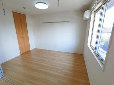 【洋室】 | ラ・ポーテＡ | 洋室・エアコン、照明器具付き