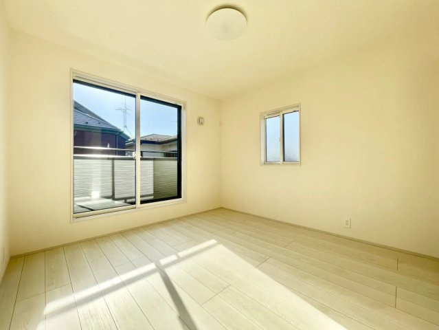 練馬区大泉町2丁目　長期優良住宅　省エネ大型邸宅の洋室