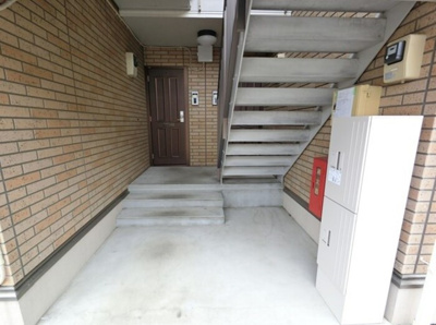 【エントランス】 | ピア･アベニュー Ｃ | 宅配ボックス付きエントランス