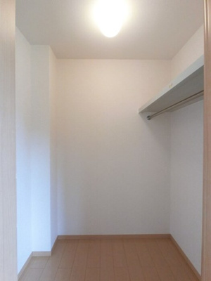 【収納】 | ピア･アベニュー Ｃ | 洋室 ウォークインクローゼット