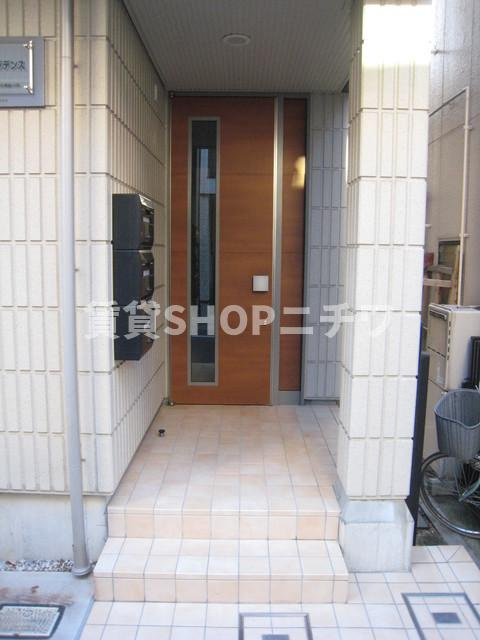 渋谷本町レジデンスのエントランス