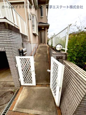 土塔町戸建のエントランス
