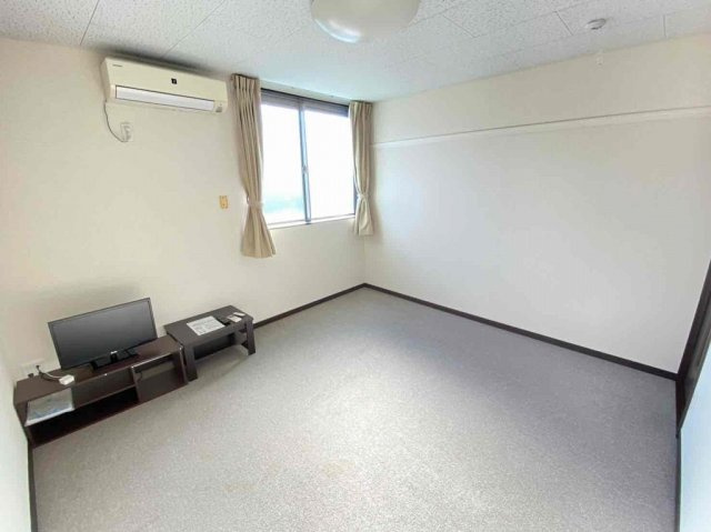 加古川市尾上町安田のアパートの居間・リビング