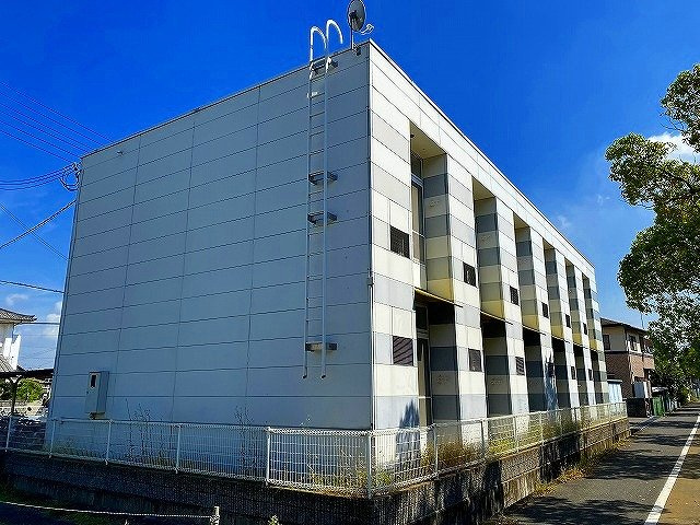 加古川市尾上町安田のアパートの外観