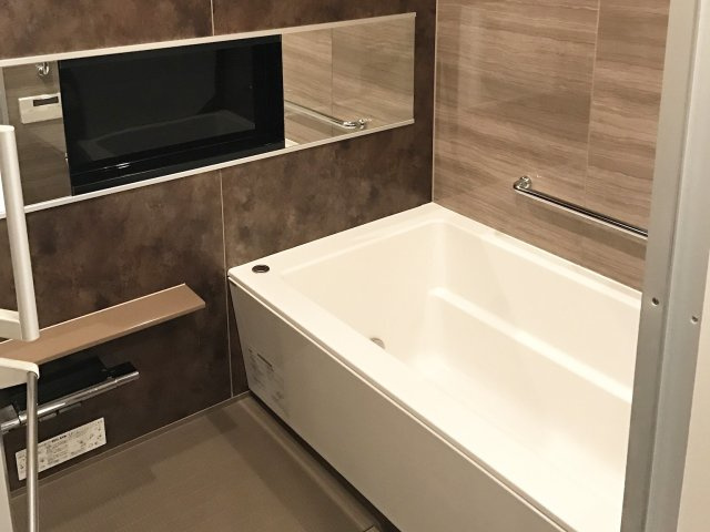 ザ・パークハウス神戸トアロードの浴室|落ち着いた空間のお風呂です