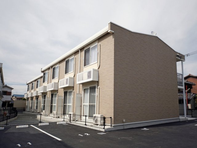 加古川市加古川町南備後のアパートの外観