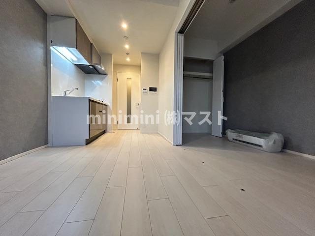 スプランディッド弁天町DUEの玄関