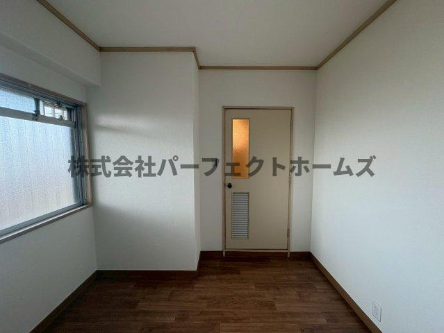 枚方日光ハイツの洋室|使い勝手のいい洋室です