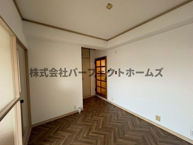 枚方日光ハイツの居間・リビング|こちらのリビングで趣味の時間をお楽しみください