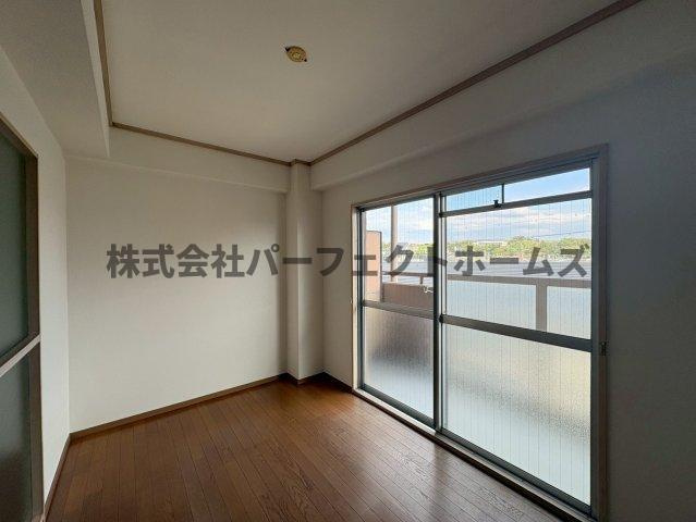 枚方日光ハイツの洋室|コンパクトで使いやすい洋室です