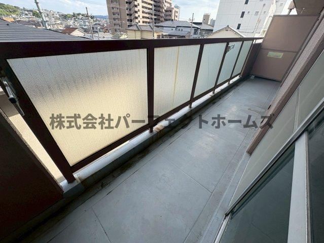 枚方日光ハイツのバルコニー|お洗濯にも便利なバルコニー付き