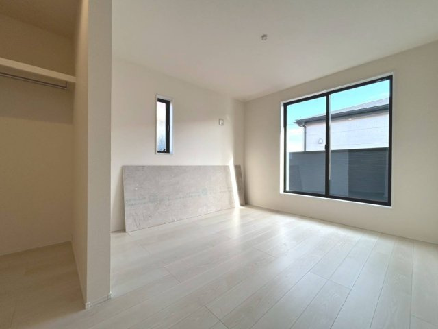 リーブルガーデン　一宮市今伊勢町本神戸第６　全４区画分譲の寝室|すべての居室にはたっぷり収納できる大型のクローゼット、各室に２４時間換気システムを設置しています。
排気ファンから低風量で24時間強制排気し、家の中の空気をいつも新鮮に保ちます。
