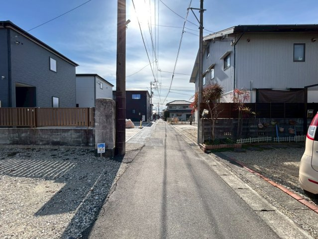 リーブルガーデン　一宮市今伊勢町本神戸第６　全４区画分譲のバルコニー|バルコニーは南向きで洗濯物もよく乾きます！強度と表面積硬度を持つFPRで防水しています。