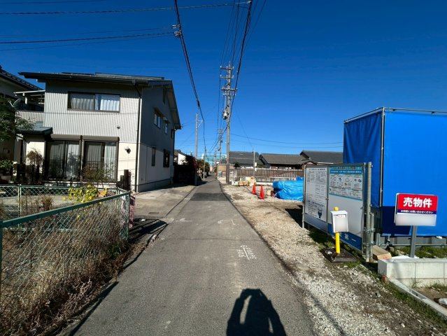 リーブルガーデン　一宮市今伊勢町本神戸第６　全４区画分譲の前面道路含む現地写真|「現地（2025年11月4日）撮影」　
■前面道路　
■ヤマダ不動産　株式会社リライフ