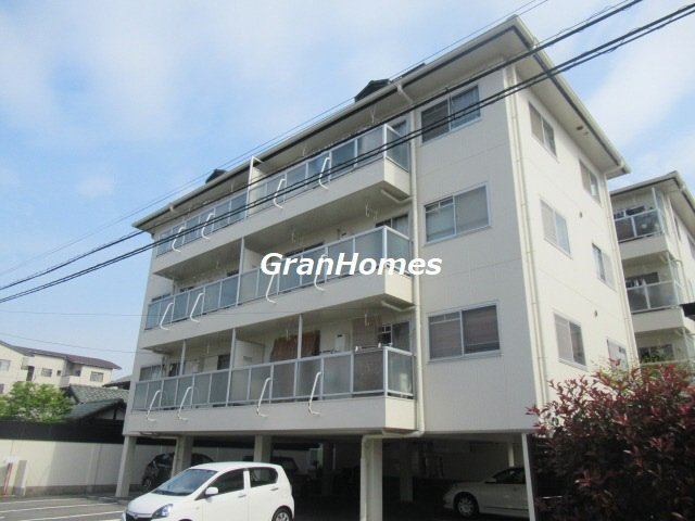 メゾン嵐山の外観