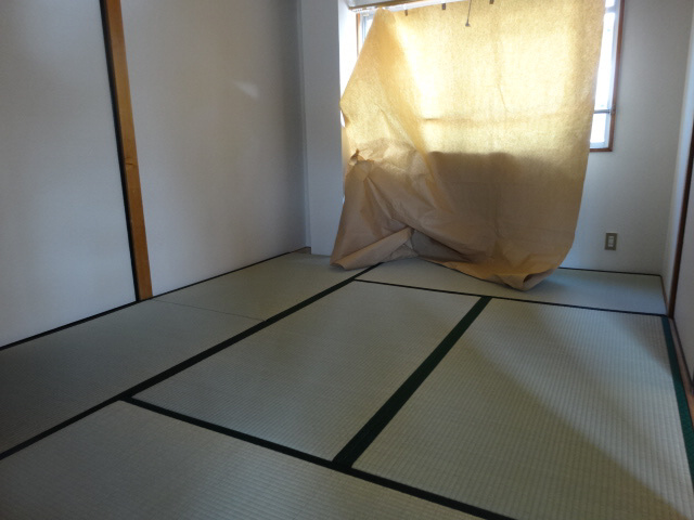 メゾン嵐山の居間・リビング