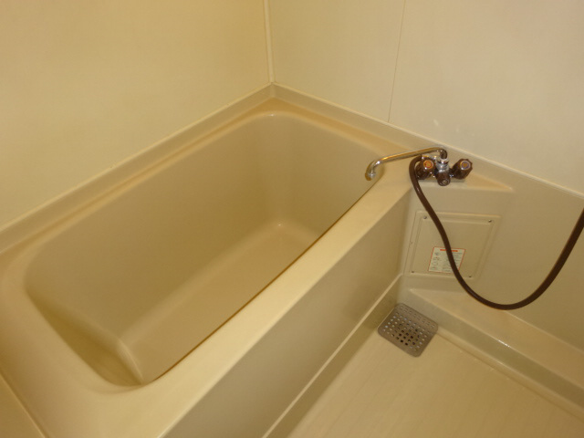 メゾン嵐山の浴室