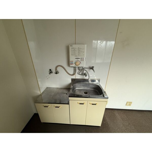 GM GAMOU EASTのキッチン