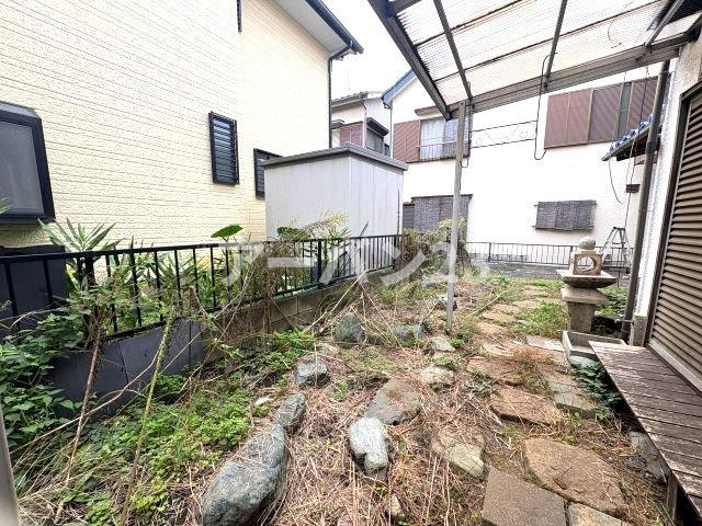 清水貸家の庭