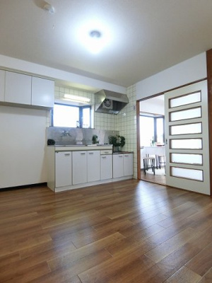 【居間・リビング】 | ブライトハイム | ※参考写真※ダイニングキッチン8帖☆角部屋二面採光のお部屋です♪広めのキッチンスペースで毎日楽しくお料理もできますね！