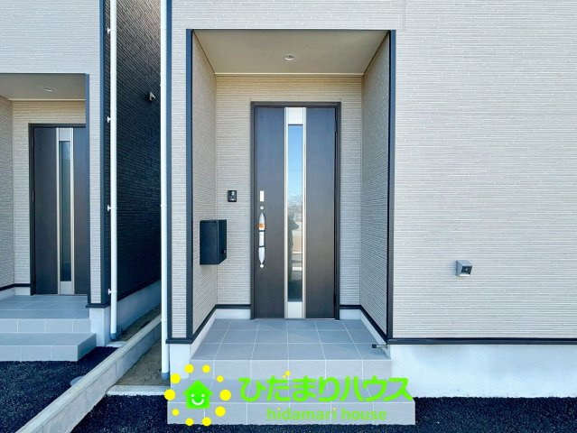 宮代町百間第８　新築一戸建て　04　クレイドルガーデンの玄関