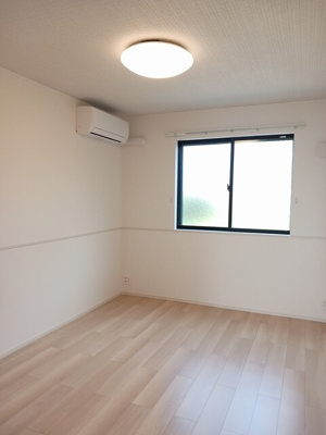 【洋室】 | フリーデ　ガーデン　Ⅰ | 広々とした洋室です