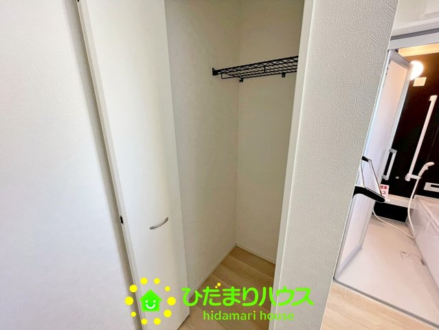 宮代町百間第８　新築一戸建て　05　クレイドルガーデンの収納|ランドリースペースに収納も完備。