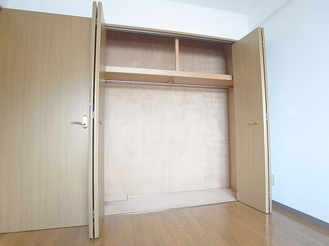 ガーデンコート楠ケ丘の収納|各部屋に大きな収納スペース完備