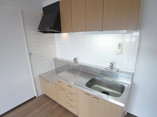 ガーデンコート楠ケ丘のキッチン|ガスコンロ設置可能の広々キッチンスペース