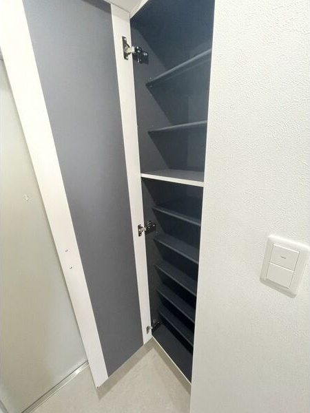 パークハイム日比野の玄関|明るい玄関です