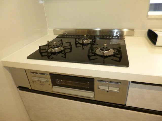 VIA-GRANDEのキッチン|３口ガスコンロ