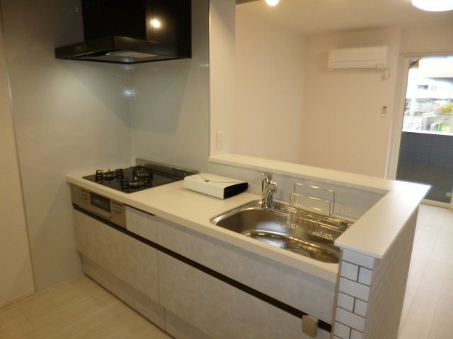 VIA-GRANDEのキッチン|３口ガスコンロ付システムキッチン