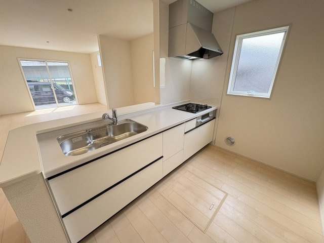 八潮市木曽根　新築戸建　全1棟のキッチン|同施工会社の参考写真になります。