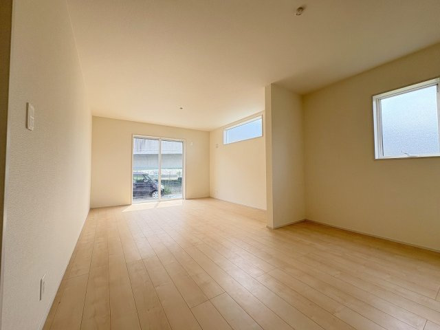八潮市木曽根　新築戸建　全1棟の居間・リビング|同施工会社の参考写真になります。