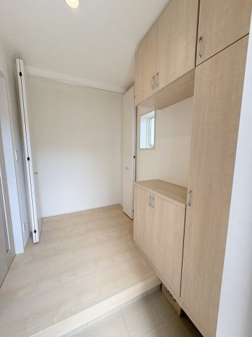 八潮市木曽根　新築戸建　全1棟の玄関|同施工会社の参考写真になります。