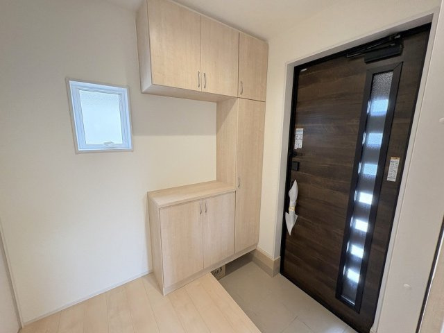 八潮市木曽根　新築戸建　全1棟の玄関|同施工会社の参考写真になります。